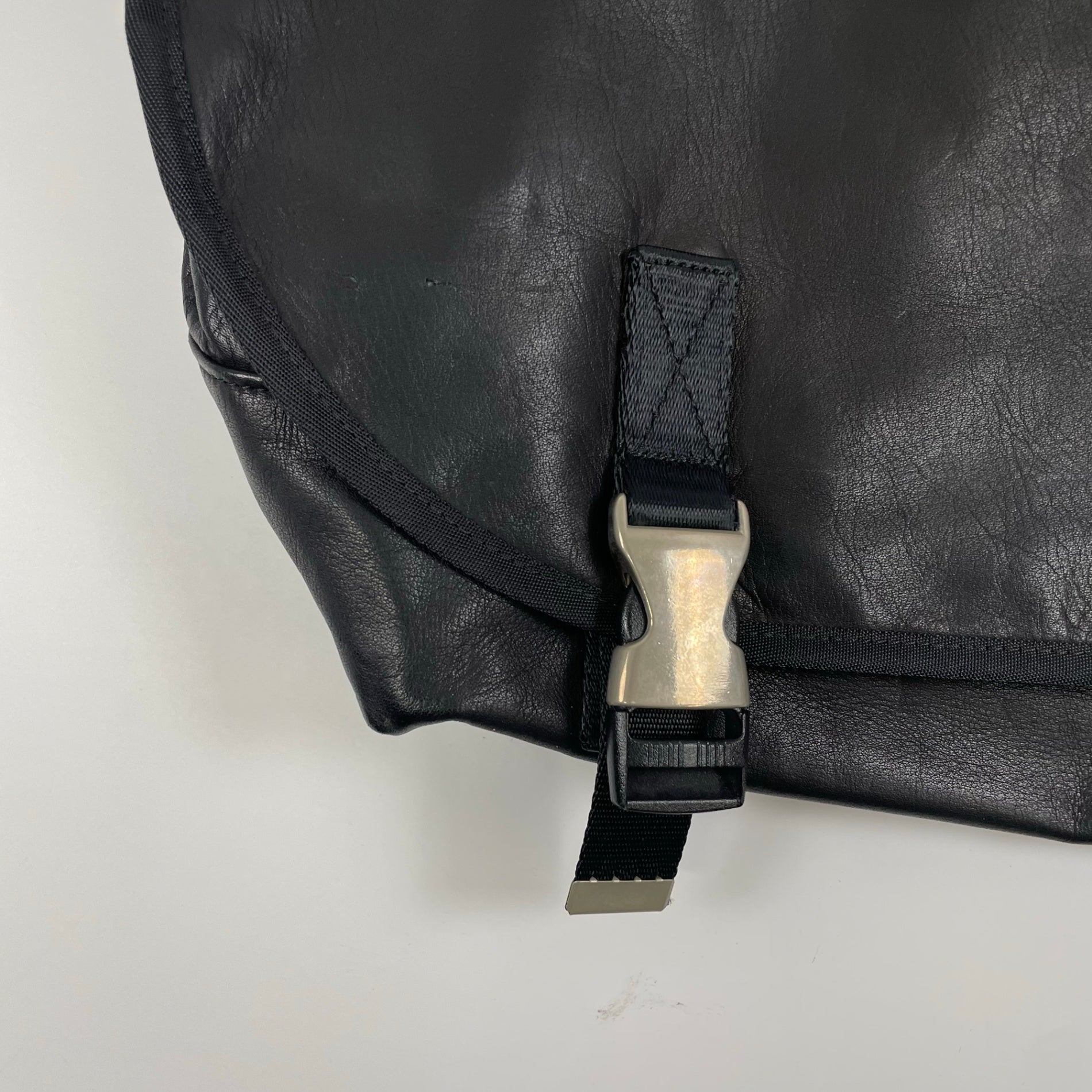 LORINZA ロリンザ / レザーメッセンジャーバッグ 参考定価：50,000程度