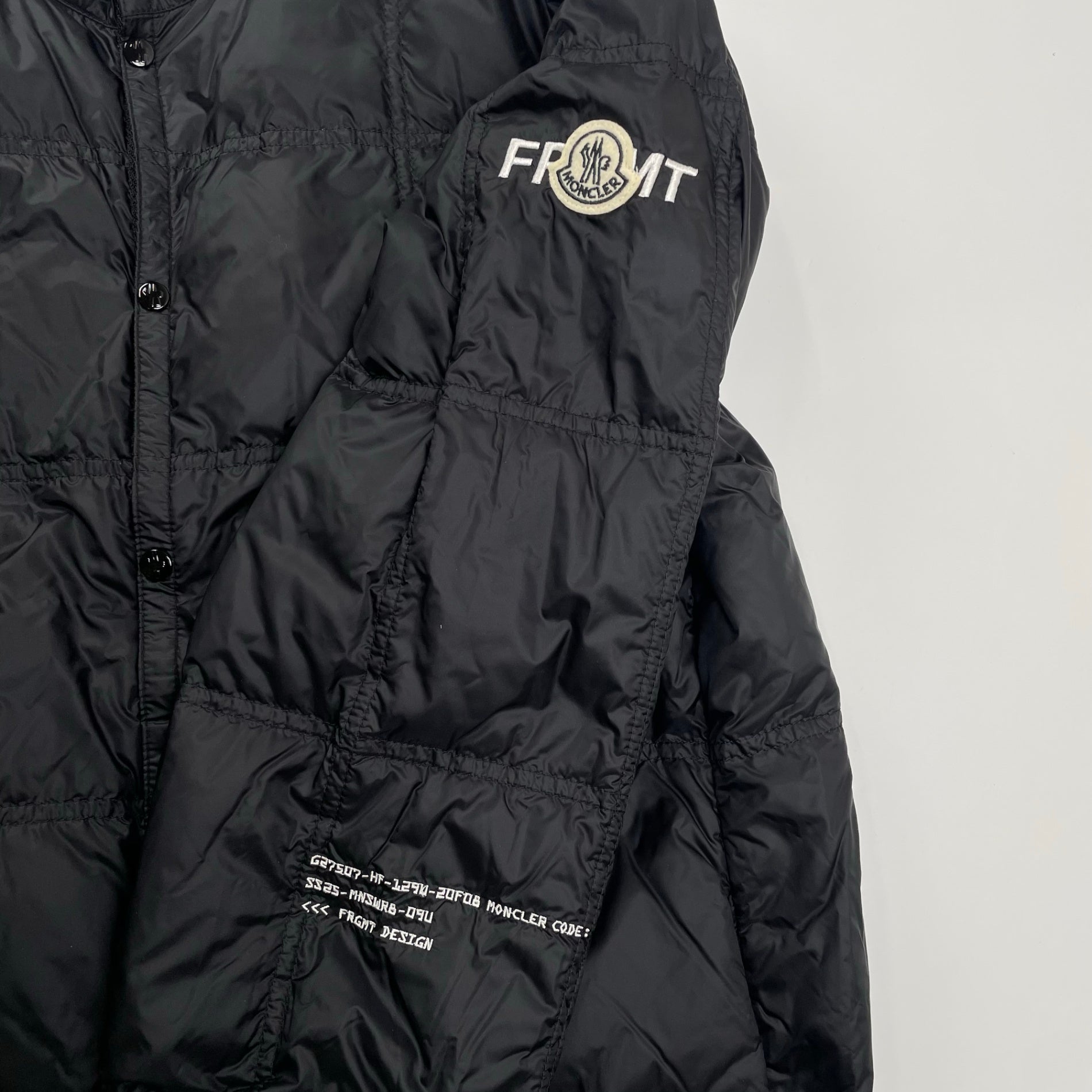MONCLER × fragment design モンクレール フラグメントデザイン / コラボ JAYELダウンジャケット ブラック 参考定価：200,000程度 SIZE:1