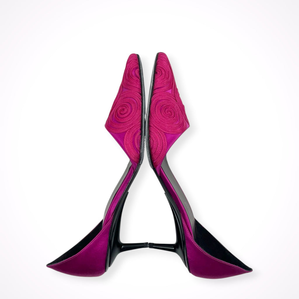 GIORGIO ARMANI / 刺繍ポインテッドパンプス 参考定価：220,000程度 SIZE:37