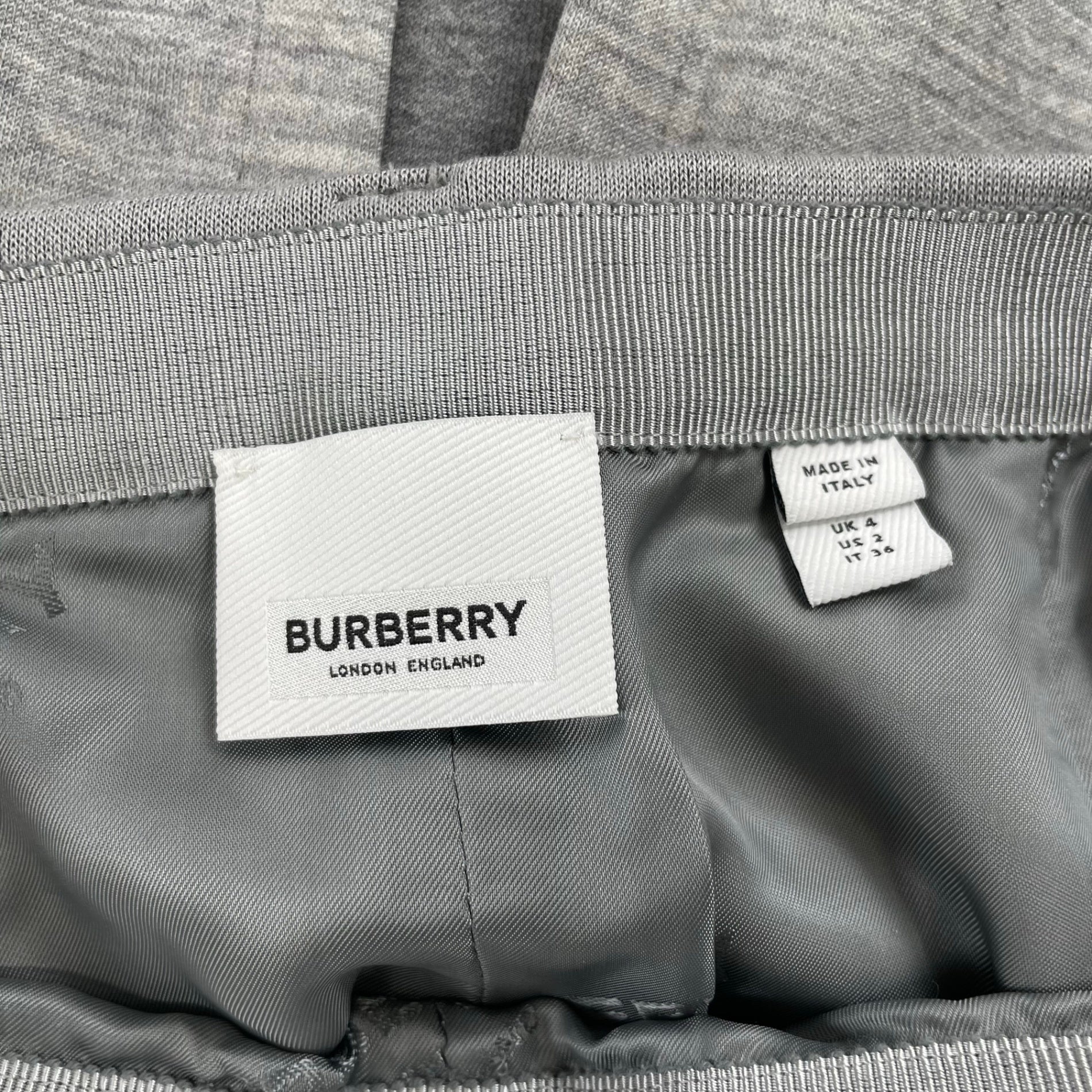 BURBERRY バーバリー / テクニカルストレッチスカート リカルドティッシ グレー 参考定価：80,000程度 SIZE：S-M程度