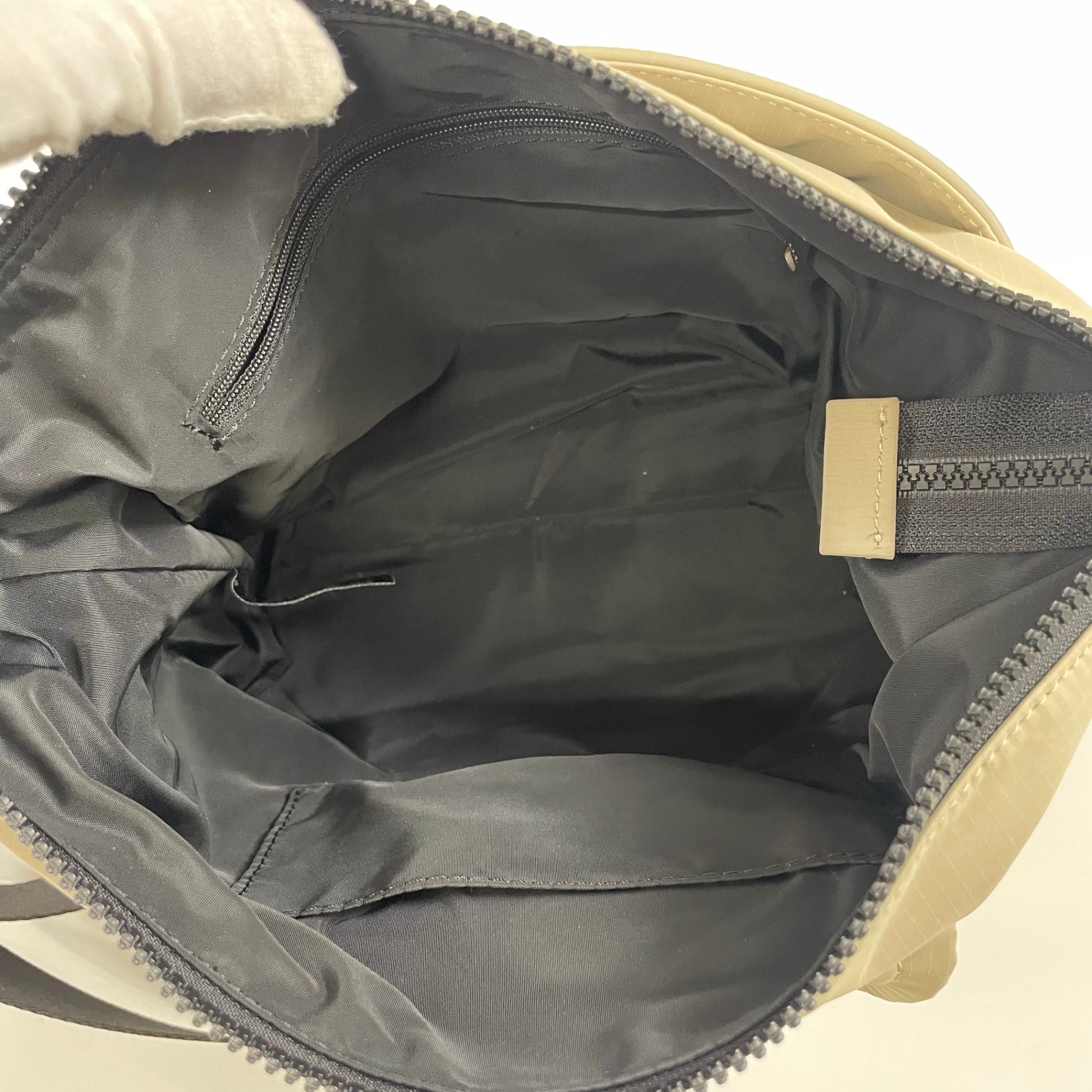A.P.C. / Trek ショルダーバッグ 美品 参考定価：35,000+tax