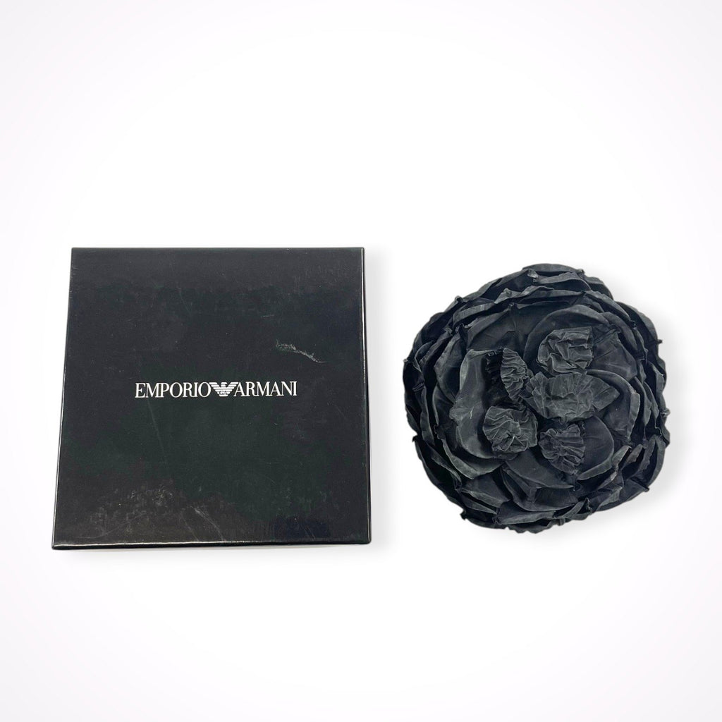 EMPORIO ARMANI / ローズモチーフコサージュ ブローチ 参考定価：35,000程度