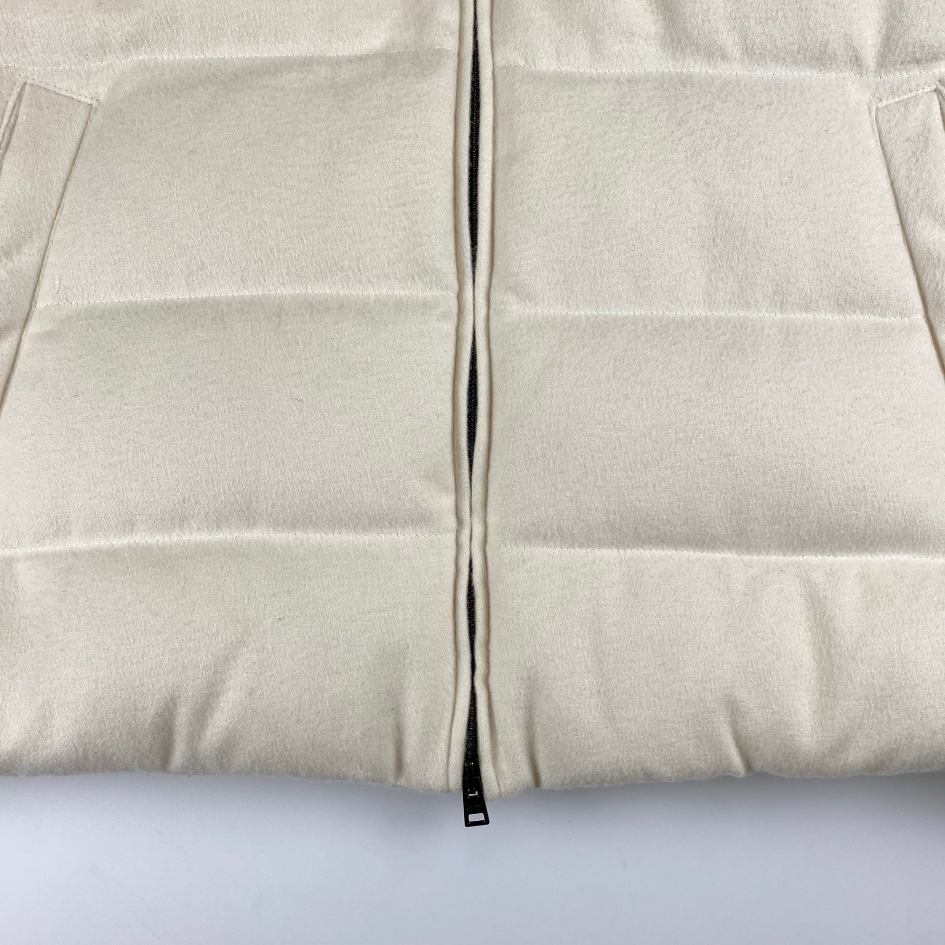 【美品】 HERNO ヘルノ / シルクカシミヤ ダウンべスト 裾ドローコード SIZE:50（XL程度）