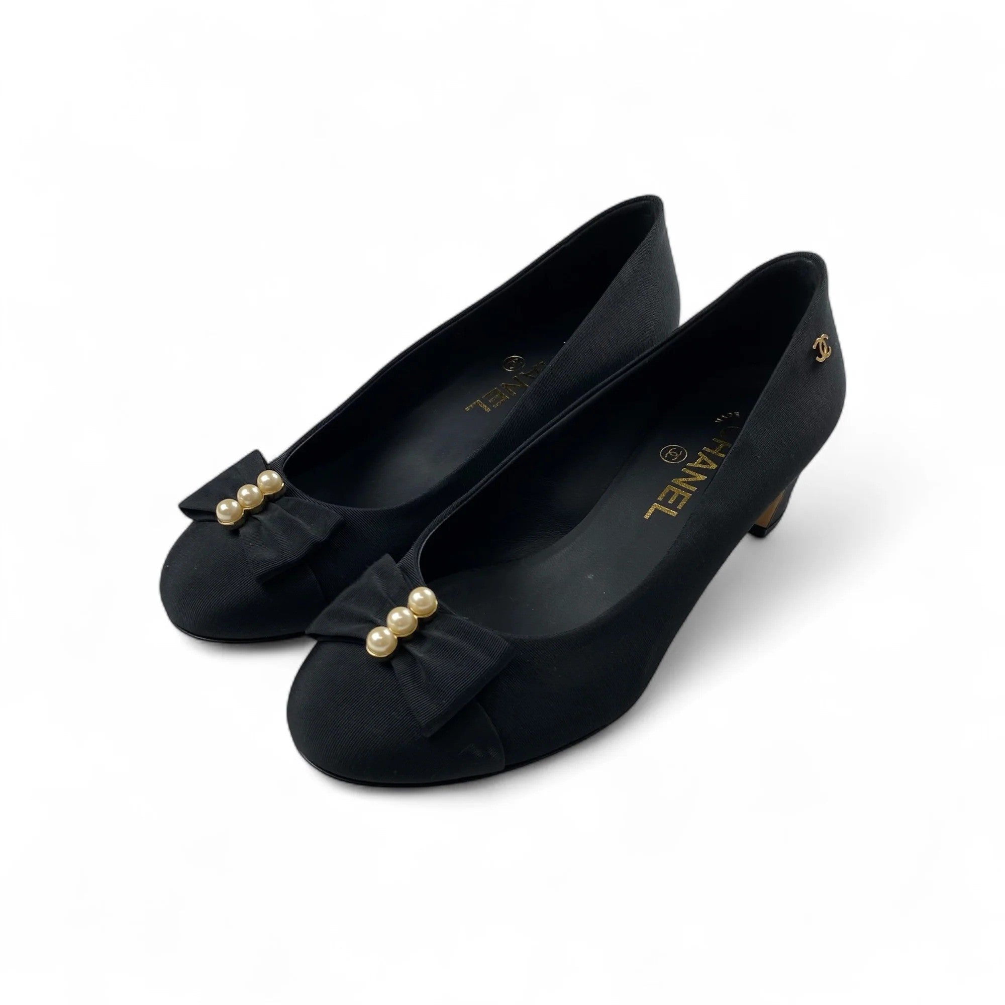 2016年 ラガーフェルド期 CHANEL シャネル / 三連パール×リボン ココマーク パンプス カール・ラガーフェルド期 SIZE:36 1/2 C（約23.5cm）