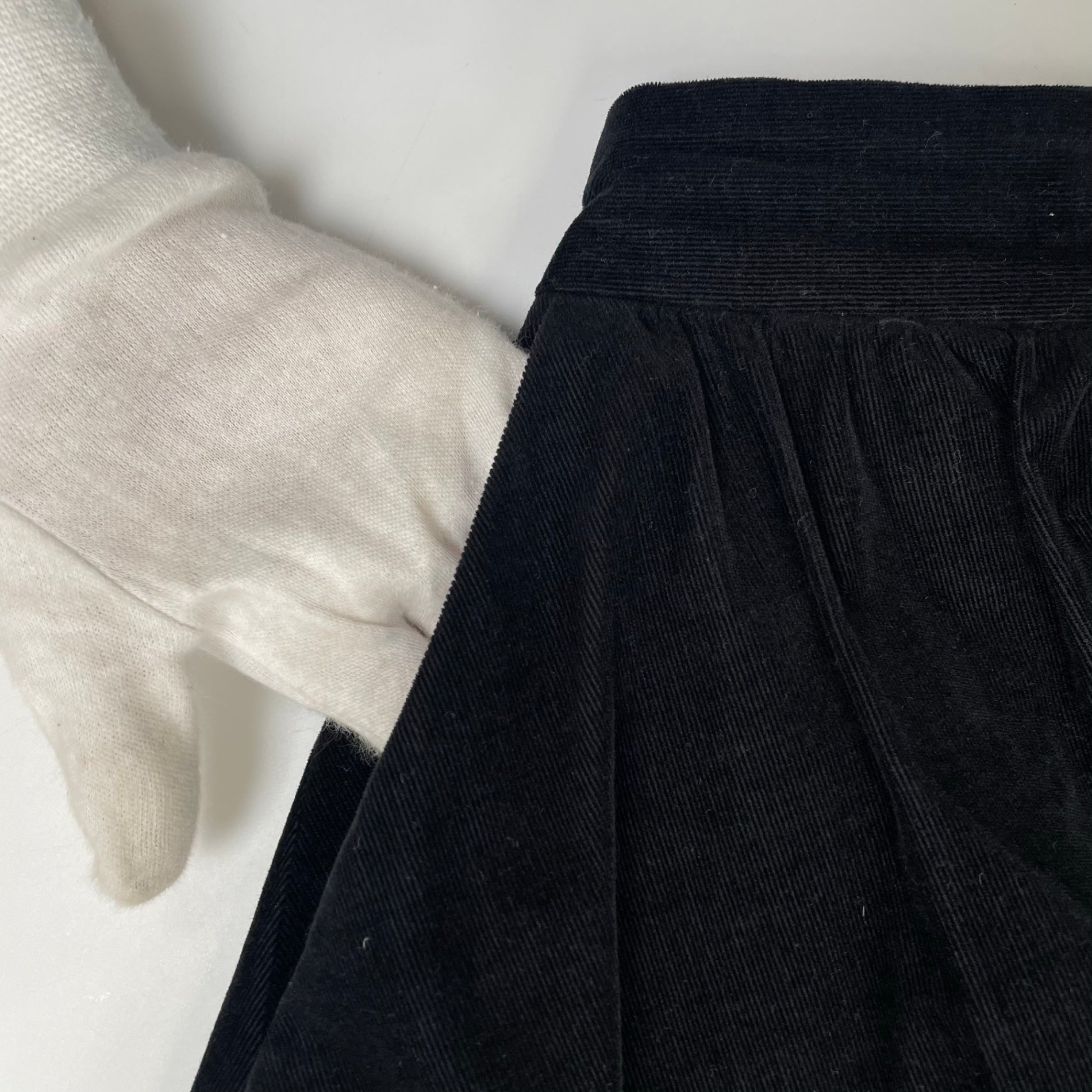 LE GLAZIK ル グラジック / 細畝コーデュロイスカート ブラック 参考定価：16,000+tax SIZE:36