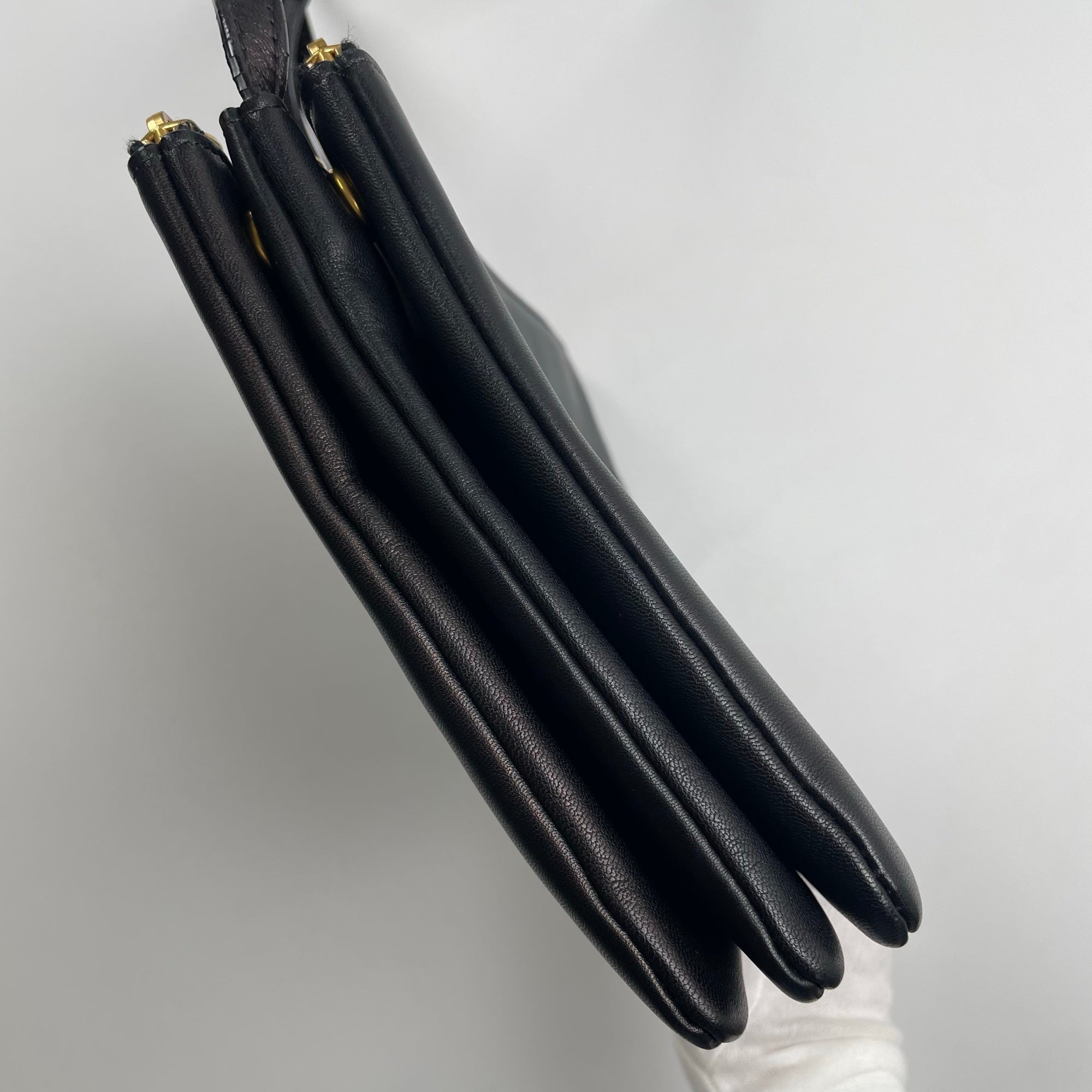 CELINE セリーヌ / トリオラージ ショルダーバッグ ブラック  フィービー期 参考定価：150,000+tax