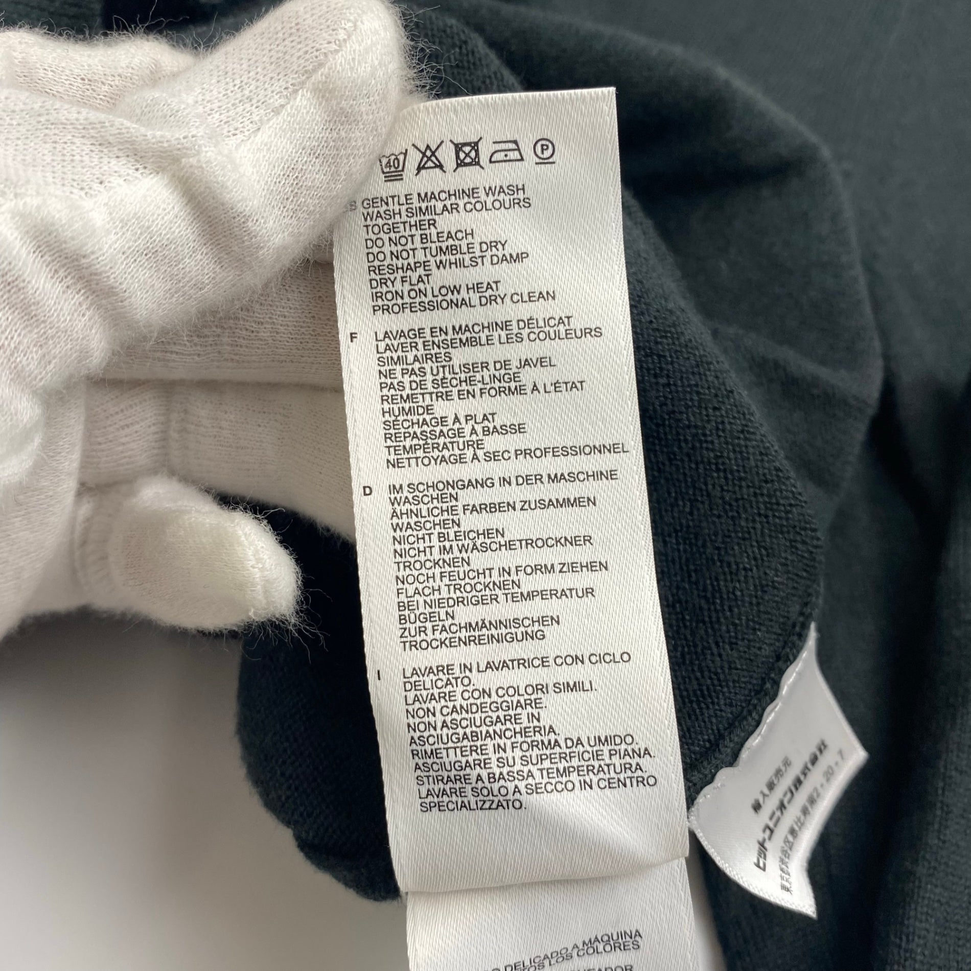 FRED PERRY フレッドペリー / ワンポイント 刺繍ロゴ ニット SIZE：M