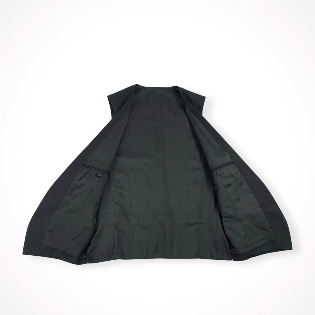 BLACK BARRETT BY Neil Barrett / バックボタン ミニマルベスト ジレ 参考定価：30,000程度 SIZE:3