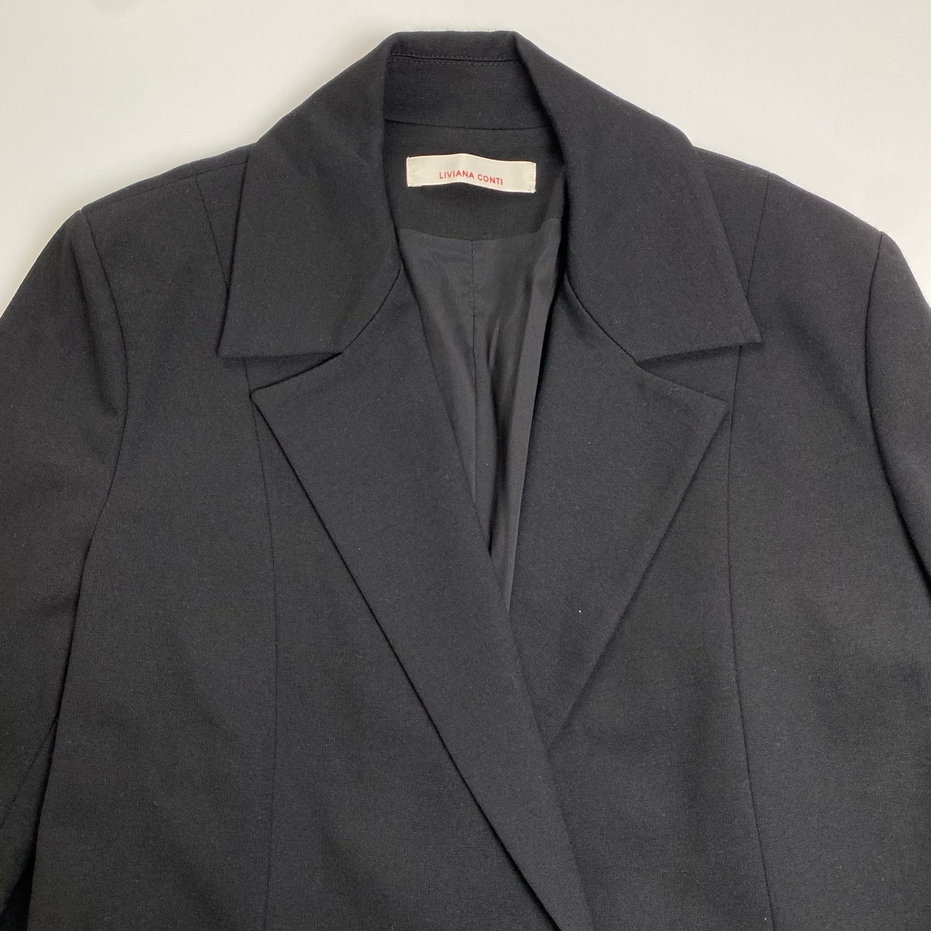 LIVIANA CONTI / ボックスシルエット ジャケット ブラック 参考定価：50,000程度 SIZE:44