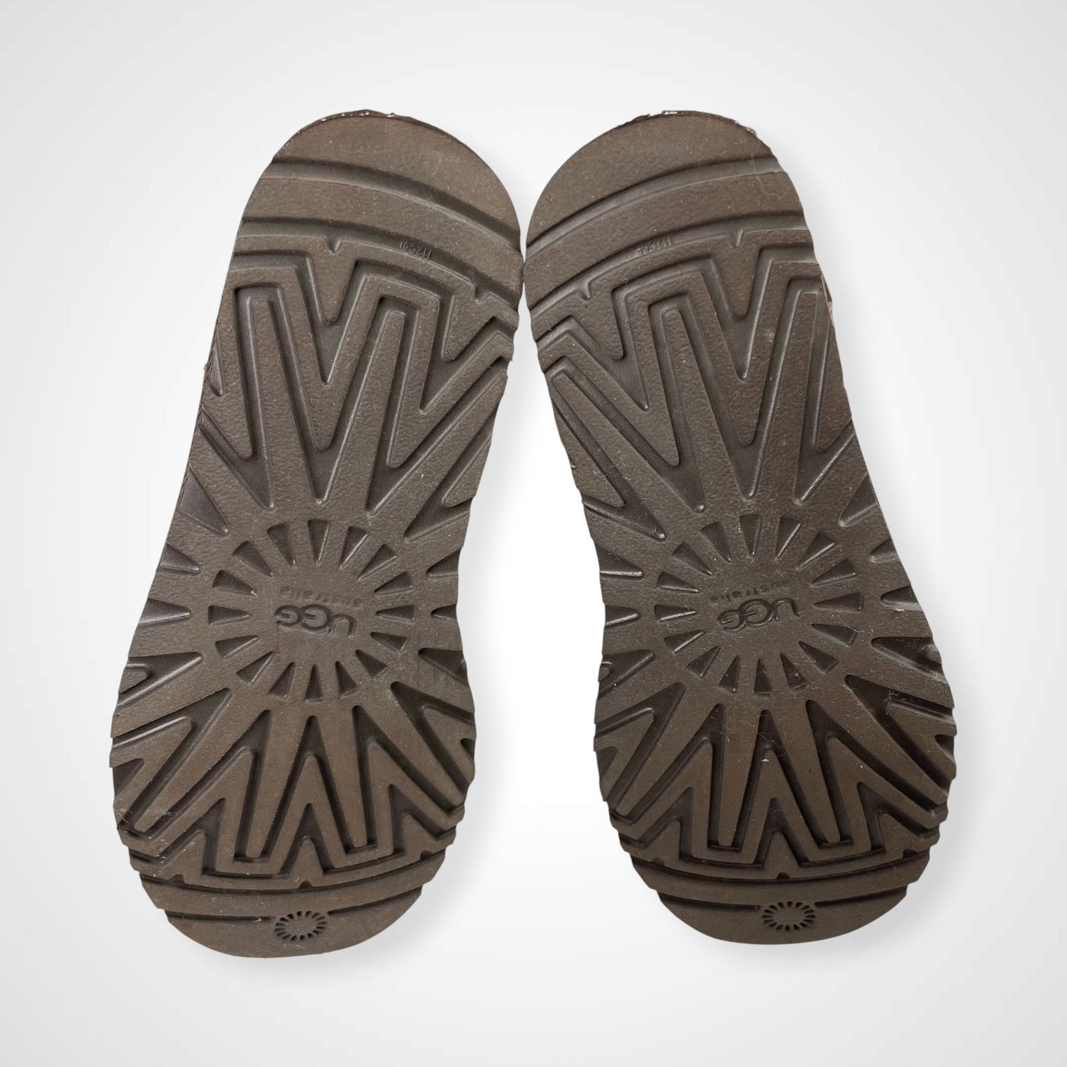 UGG アグ / CLASSIC SHORT ムートンブーツ ブラウン 5825 試着程度 参考定価：30,000程度 SIZE：24cm