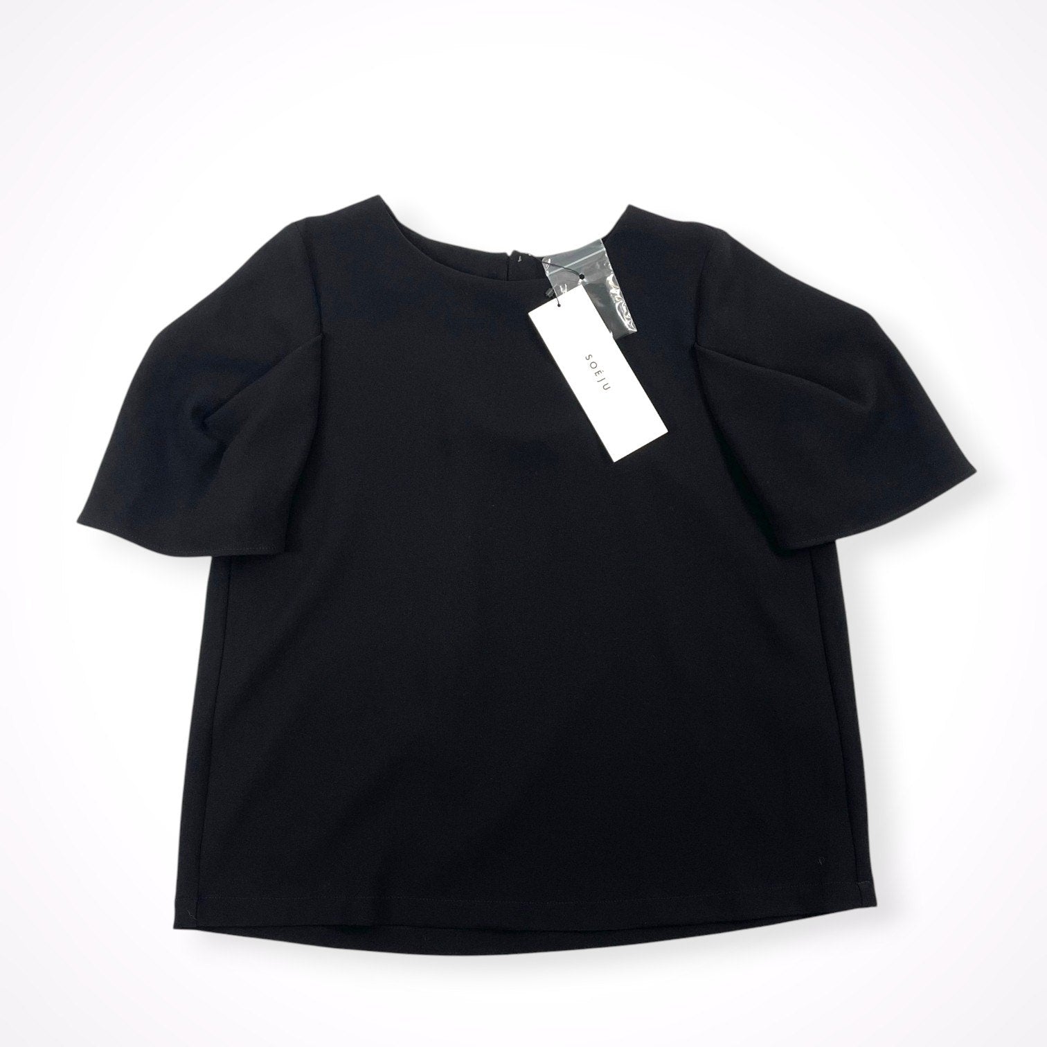 SOEJU / 肩タックブラウス 未使用品 参考定価：13,000+tax SIZE:M