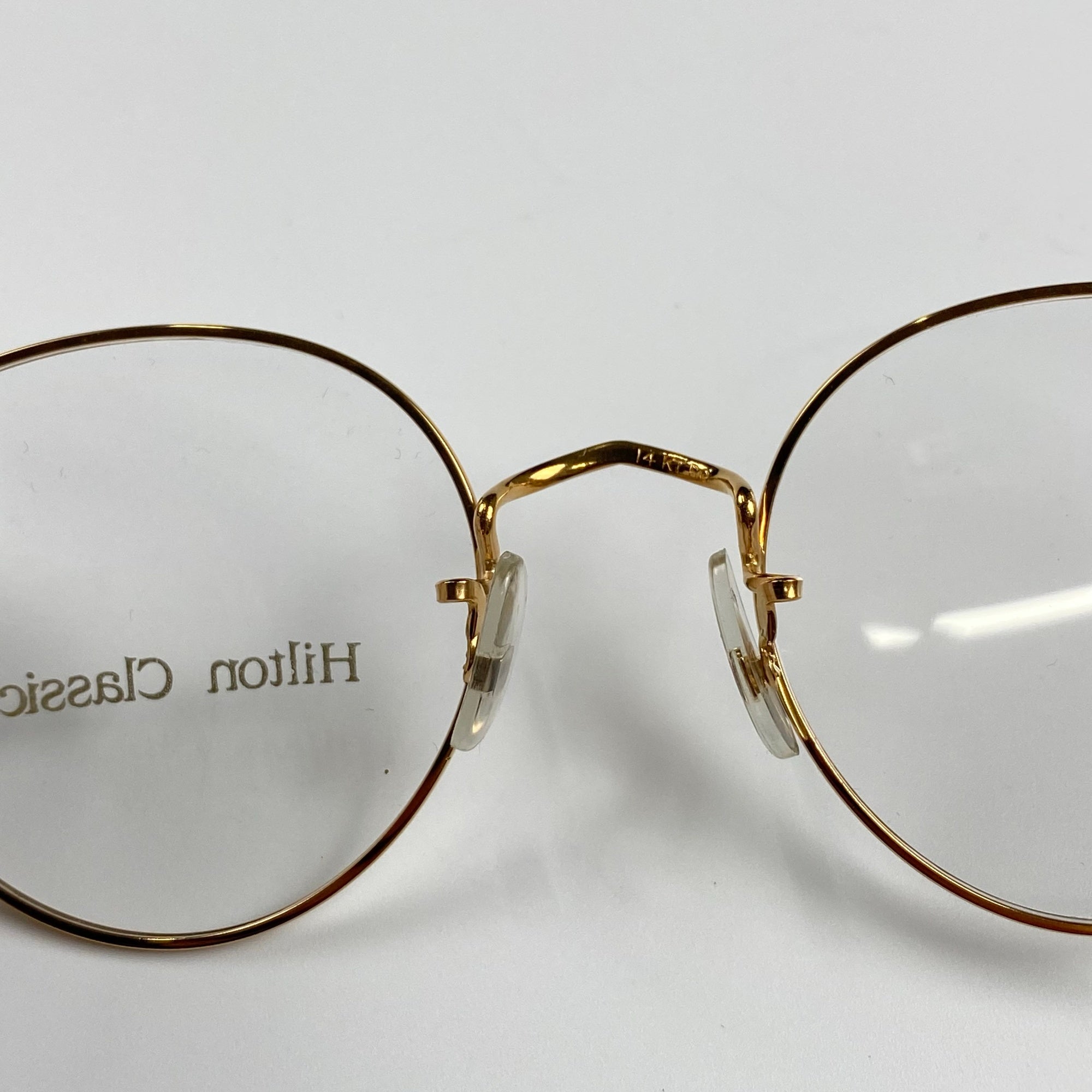 【70年代 デッドストック】 Hilton Classic ヒルトン クラシック / PANTO パント型 アイウェア 伊達メガネ デモレンズ入 K14 ロールドゴールド SIZE:49-20 111