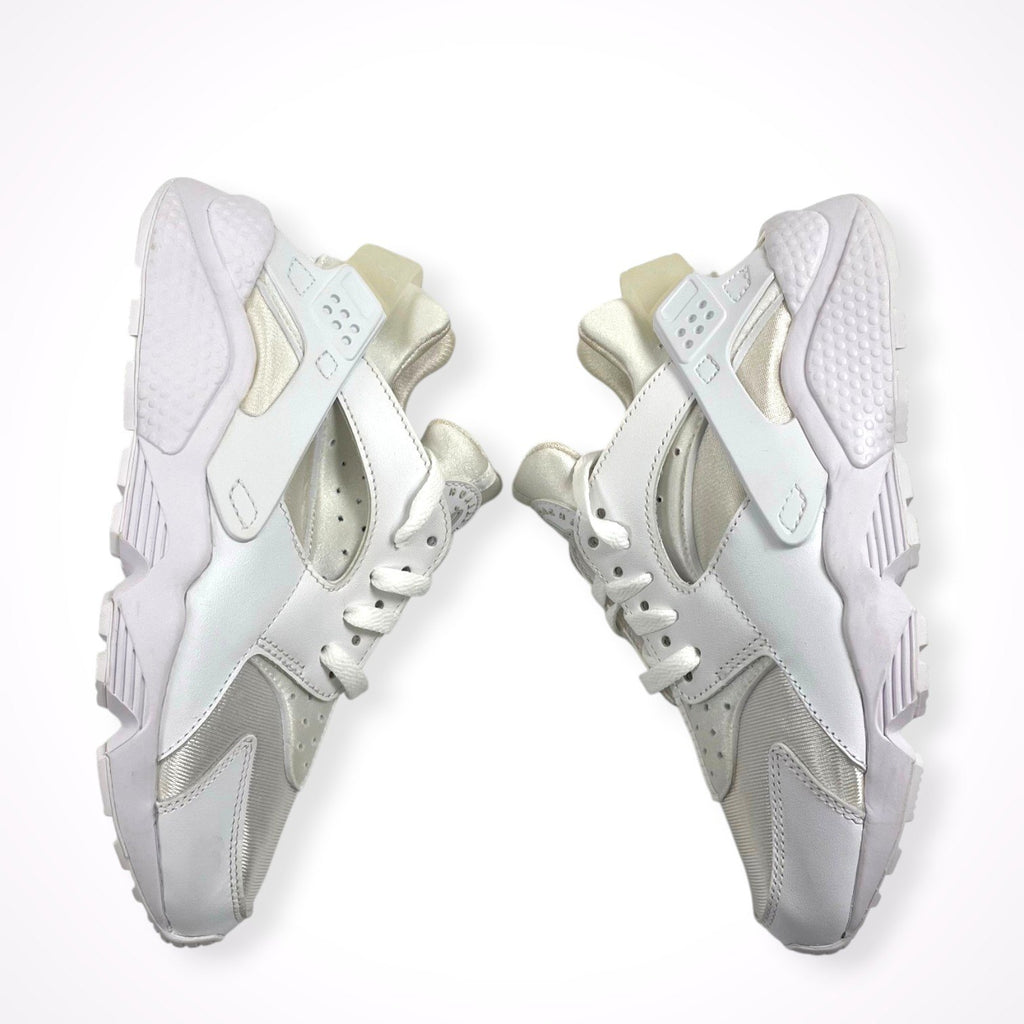 NIKE ナイキ / W AIR HUARACHE ピュアホワイト 試着程度 参考定価：13,000+tax SIZE:25cm