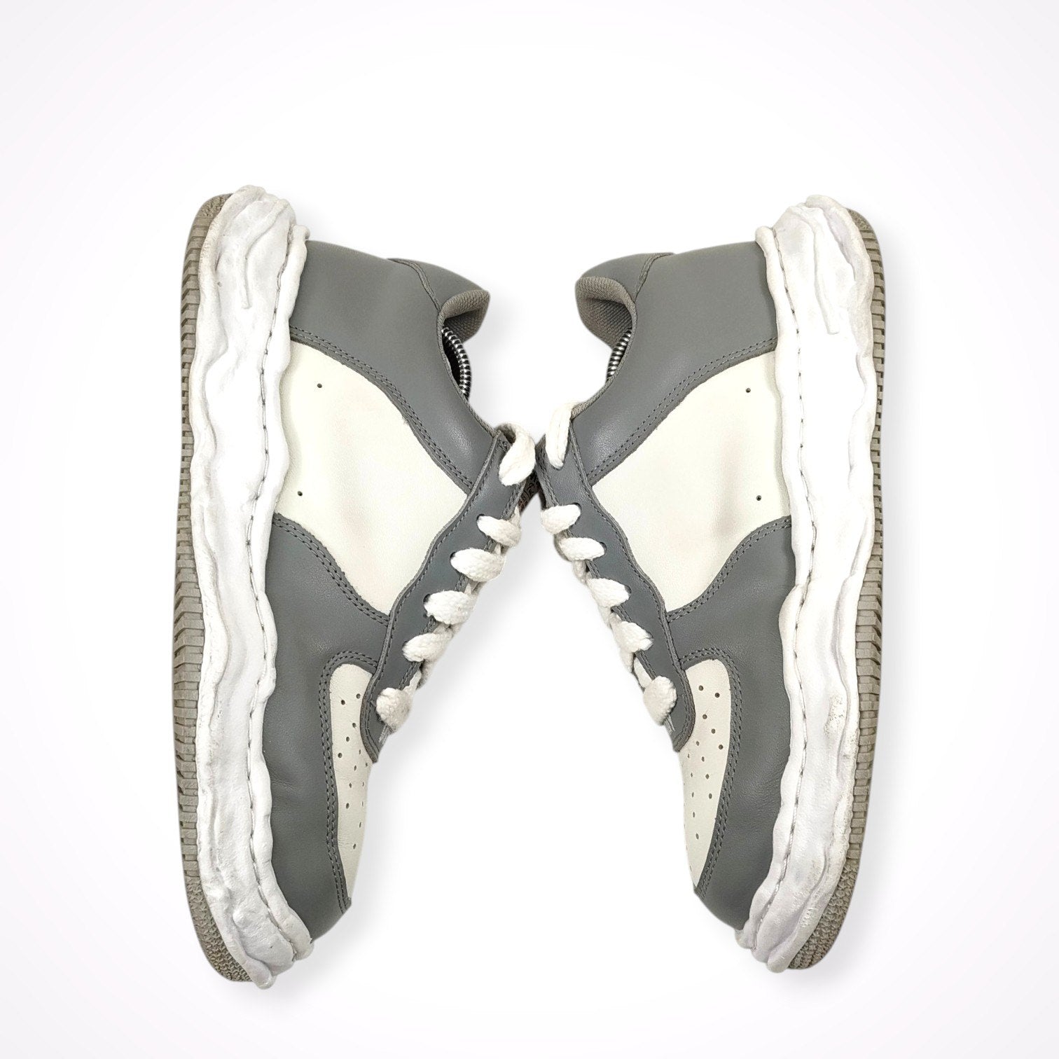 Maison MIHARA YASUHIRO / WAYNE LOW ホワイト×グレー 参考定価：42,000+tax SIZE:43