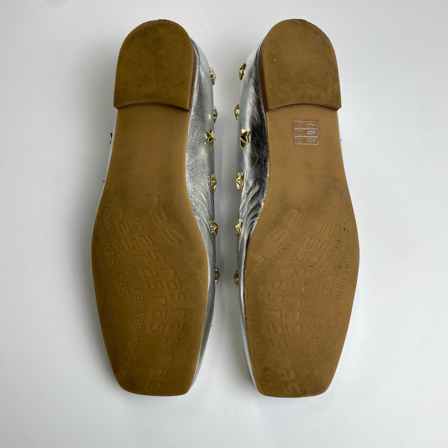 ras ラス / スタッズスクエアトウパンプス 参考定価：40,000程度 SIZE:24cm程度