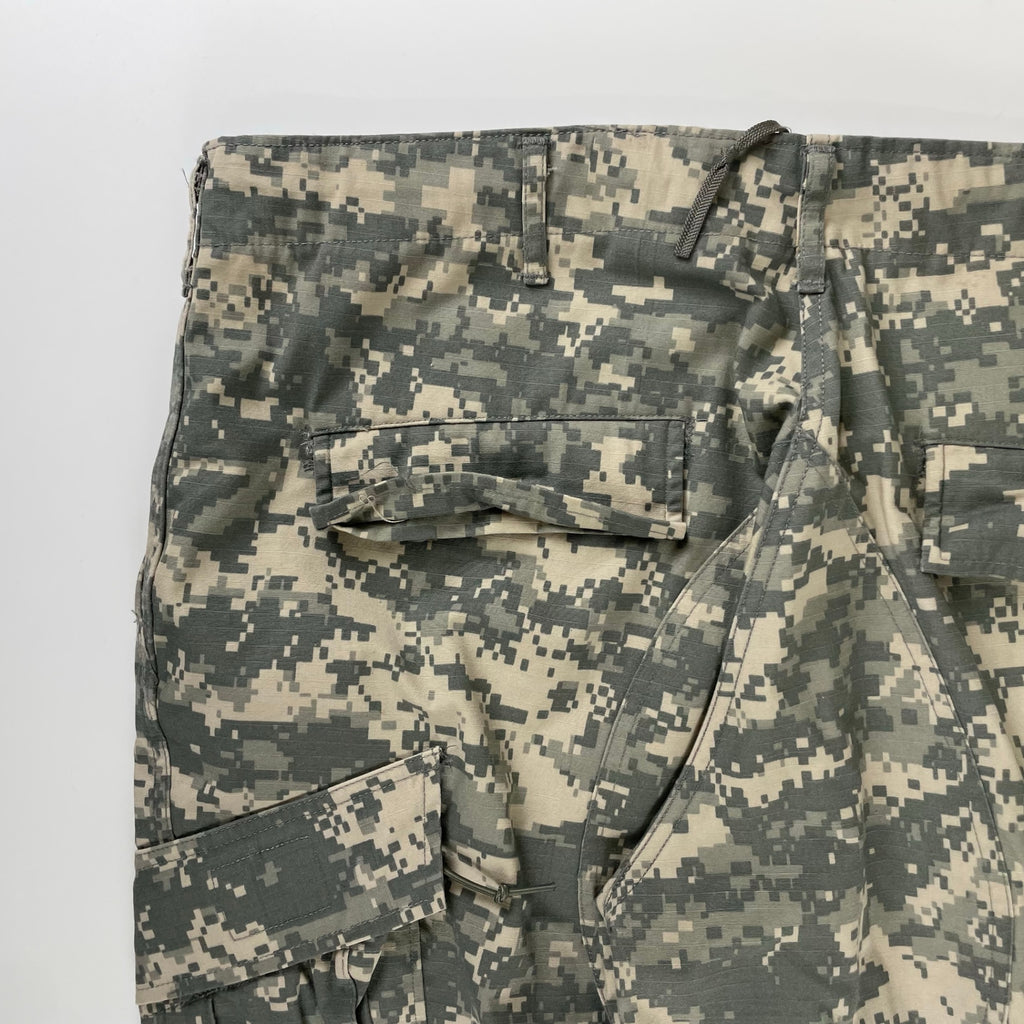 US ARMY アメリカ軍 / デジカモ ミリタリーパンツ SIZE：LARGE-SHORT