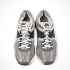 NIKE / WMNS ZOOM VOMERO 5 SIZE：23.5cm