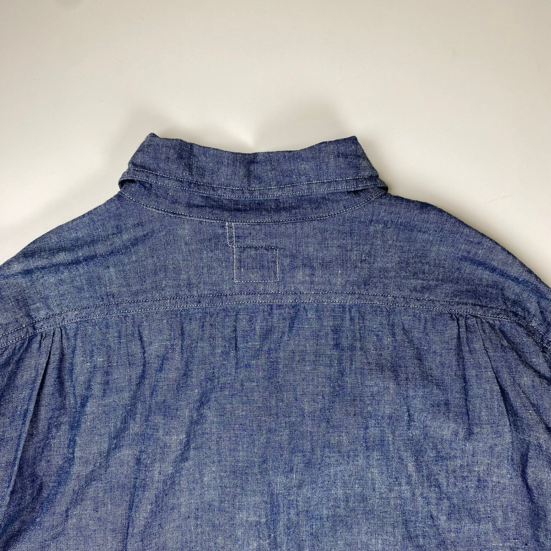 【極美品・タグ付】 POST OʼALLS ポストオーバーオールズ / POST NO.1 SHIRT classic chambray  チンストラップ ギャザー 参考定価：29,000+tax