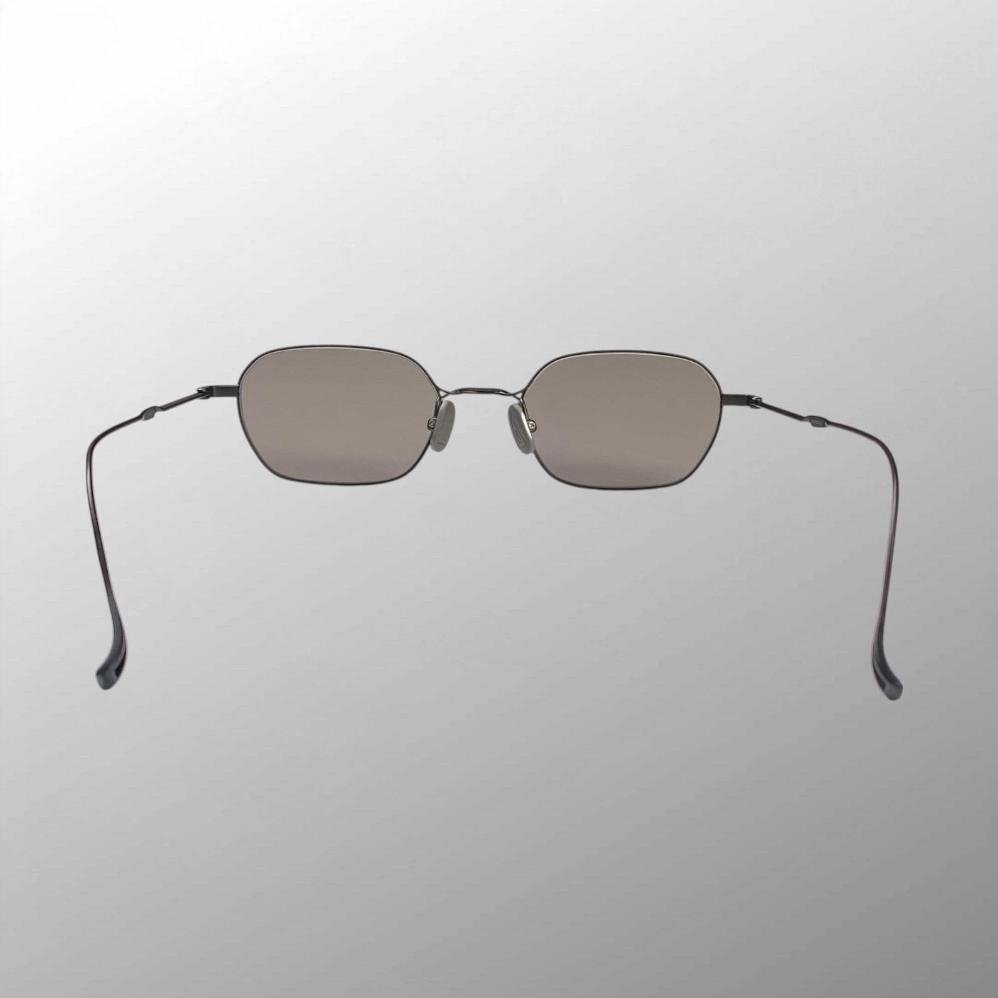 【未使用級】 ISSEY MIYAKE × 金子眼鏡 イッセイミヤケ / HEXAGON Ⅸ サングラス ライトブラックレンズ 50□20