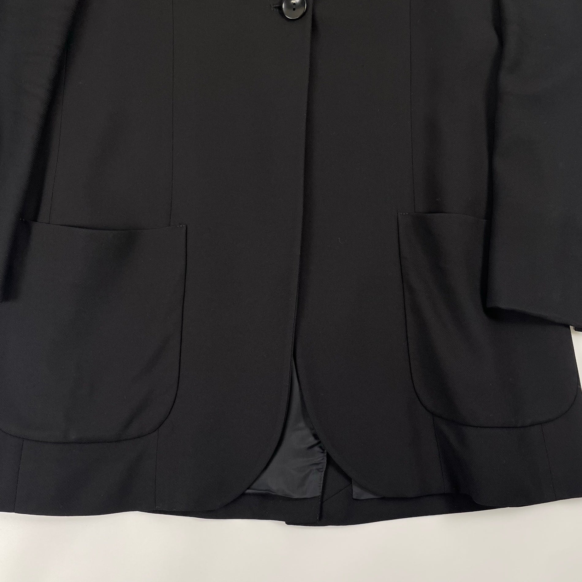 EMPORIO ARMANI / タキシードラペル1Bジャケット 参考定価：150,000程度 SIZE：40