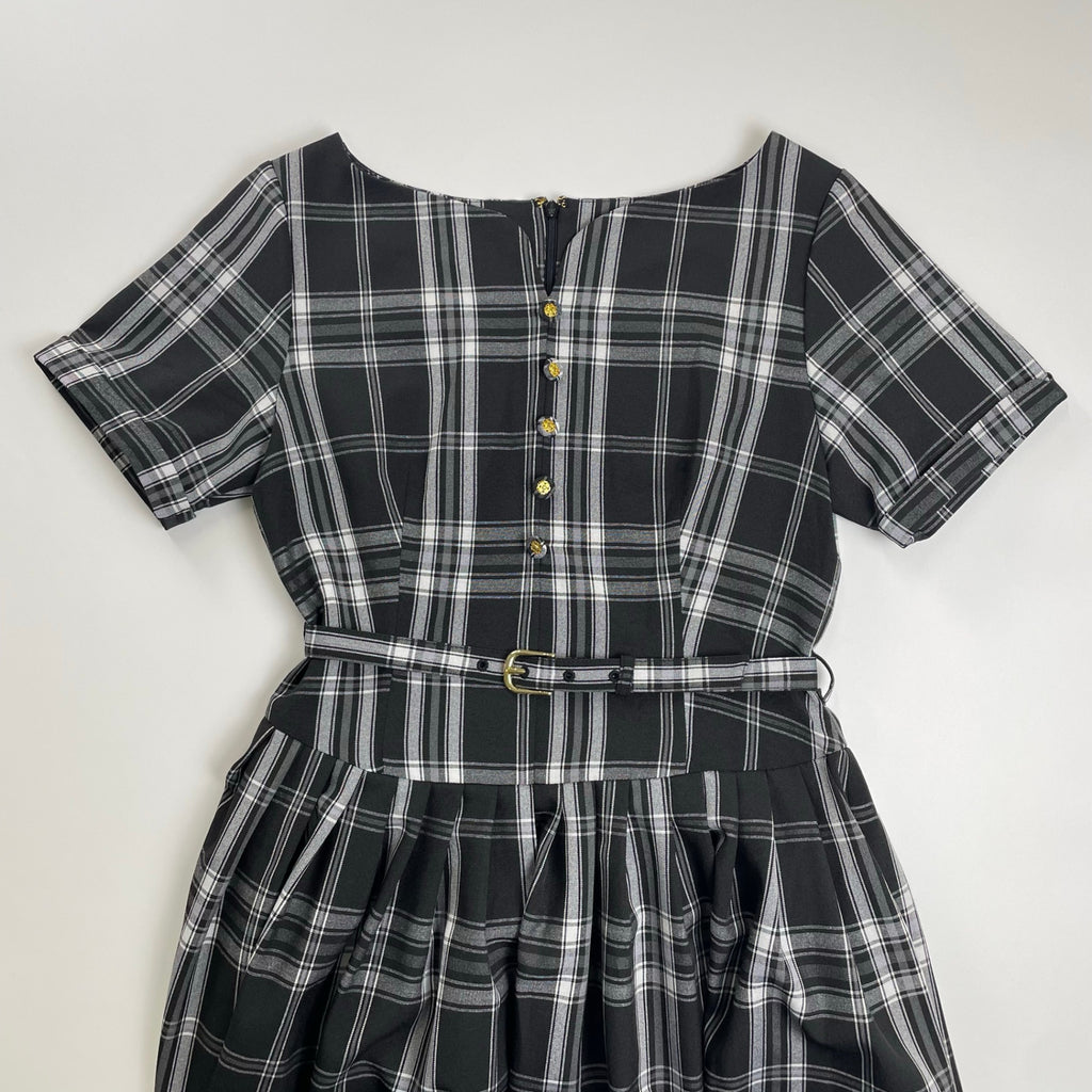 an another angelus アン アナザー アンジェラス / キーネックカラータックワンピース 参考定価：15,000+tax SIZE：FREE