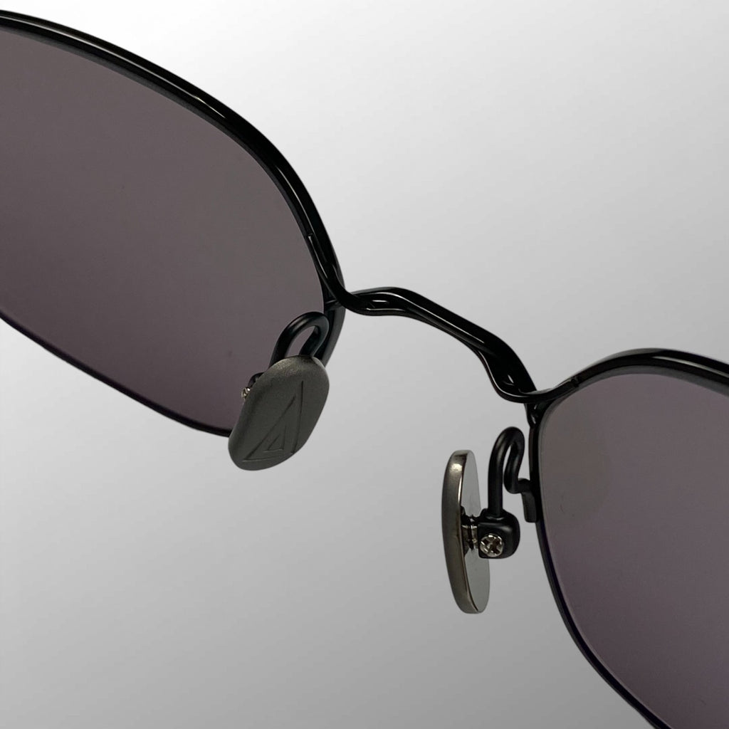 【未使用級】 ISSEY MIYAKE × 金子眼鏡 イッセイミヤケ / HEXAGON Ⅸ サングラス ライトブラックレンズ 50□20