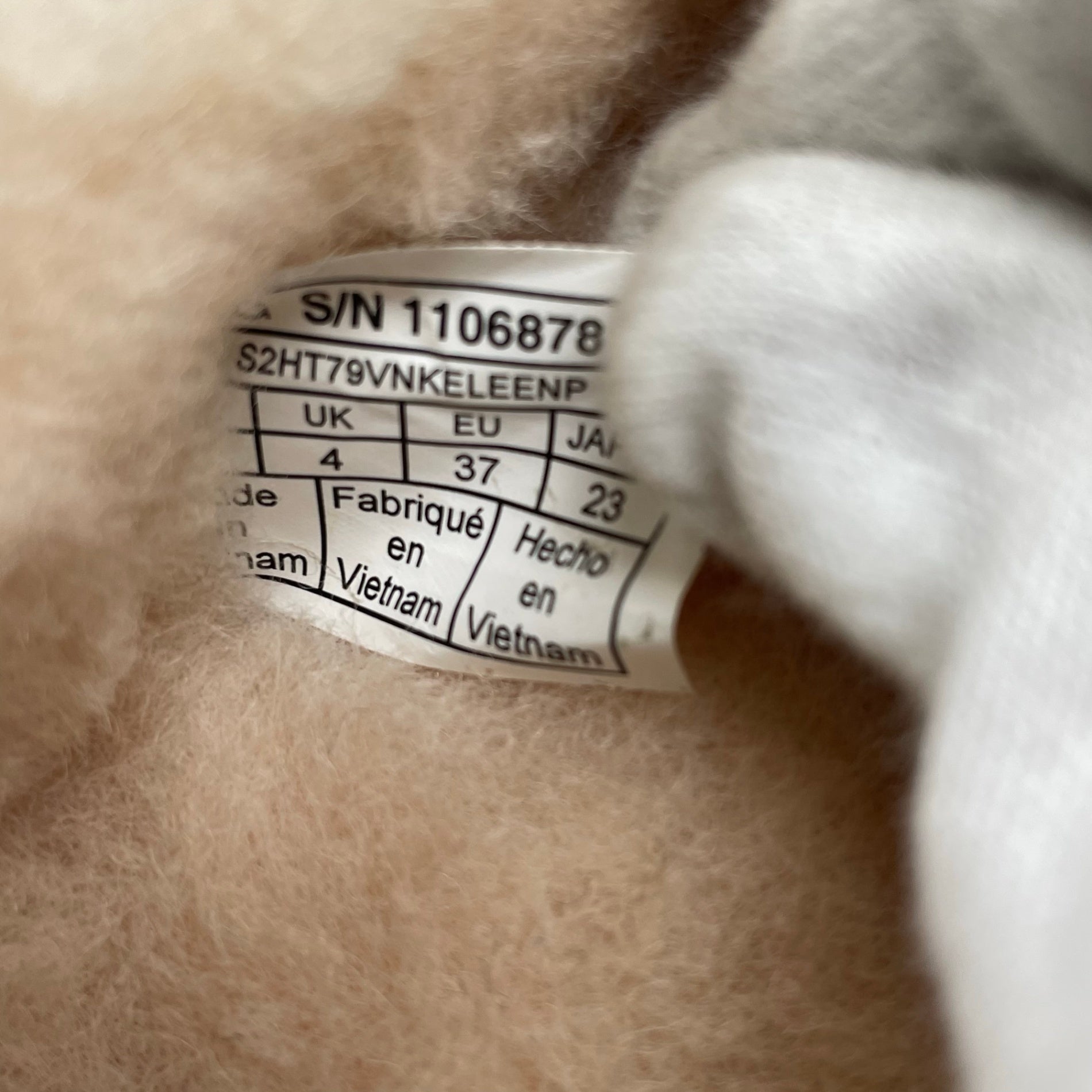 UGG アグ / ムートンローファー モカシンシューズ F60119L 参考定価：26,000程度